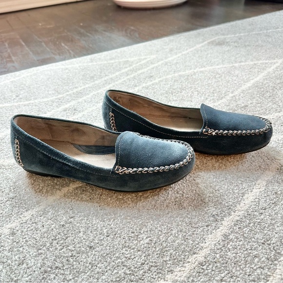 Naturalizer N5 Comfort Navy Blue Suede Loafers - Picture 4 of 8